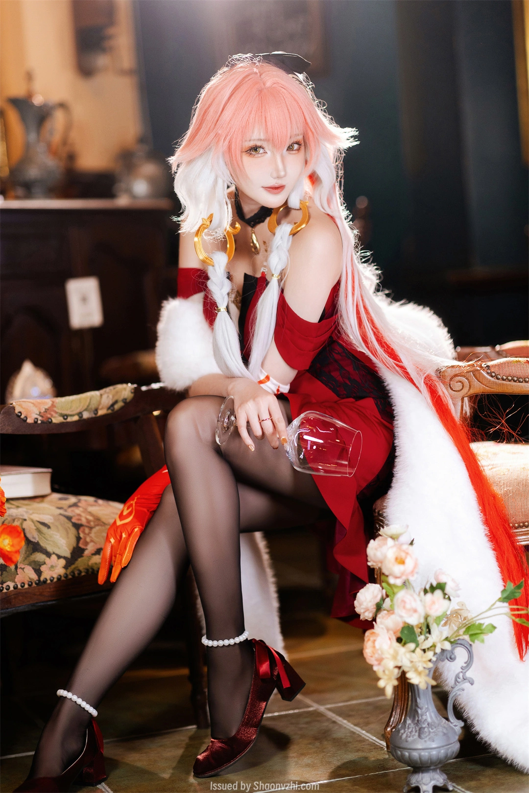 [在线图集] COSPLAY 瓜希酱 鸣潮 长离必胜客 [18P]